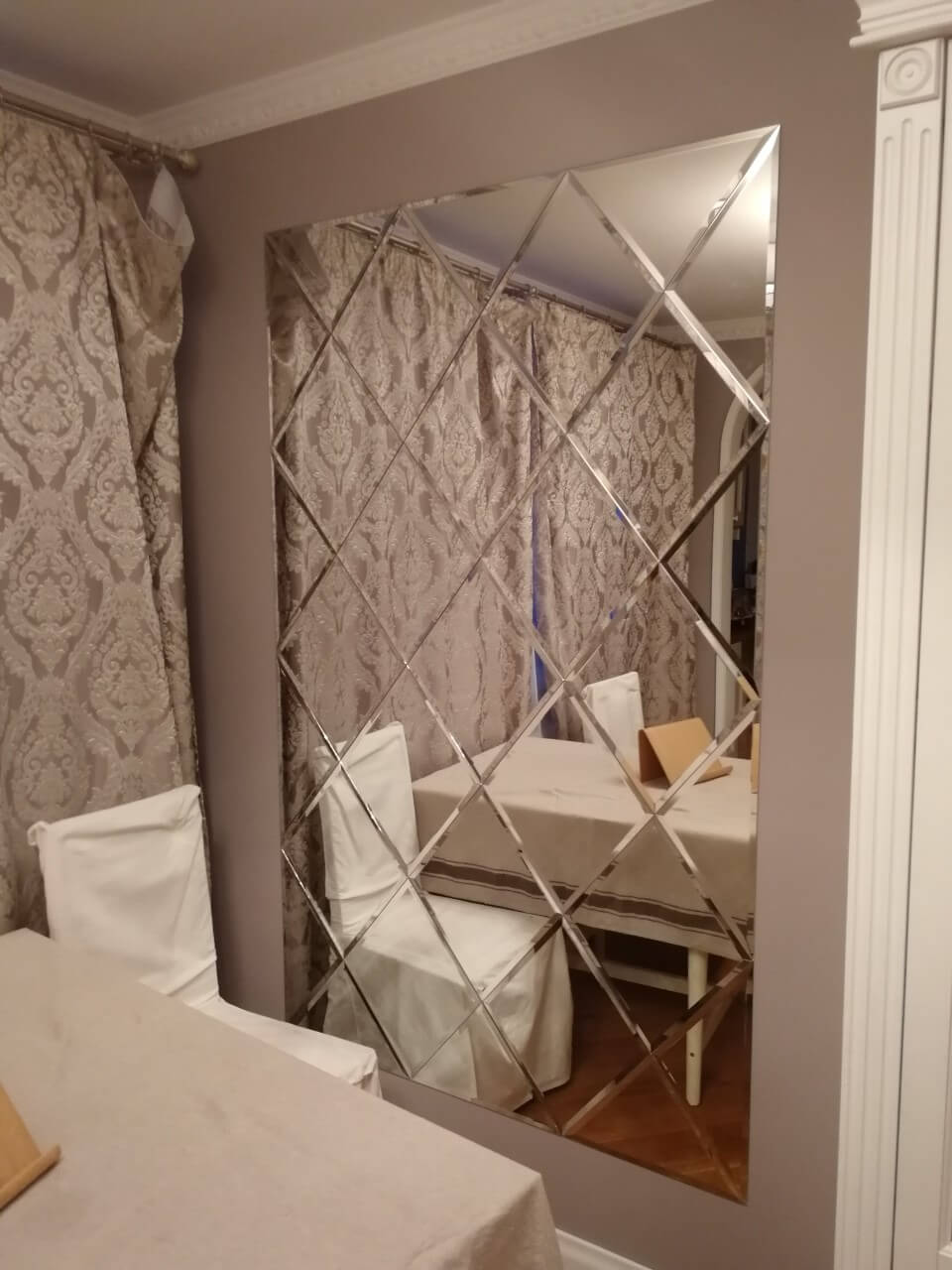 Зеркальное панно на стену в спальню